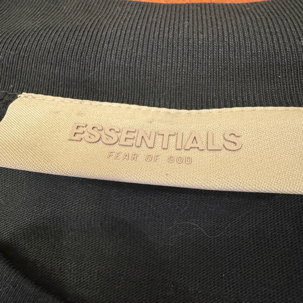 Fear of God Essentials Stretch Limo Tee men’s size Medium! NWT! - Picture 4 of 6